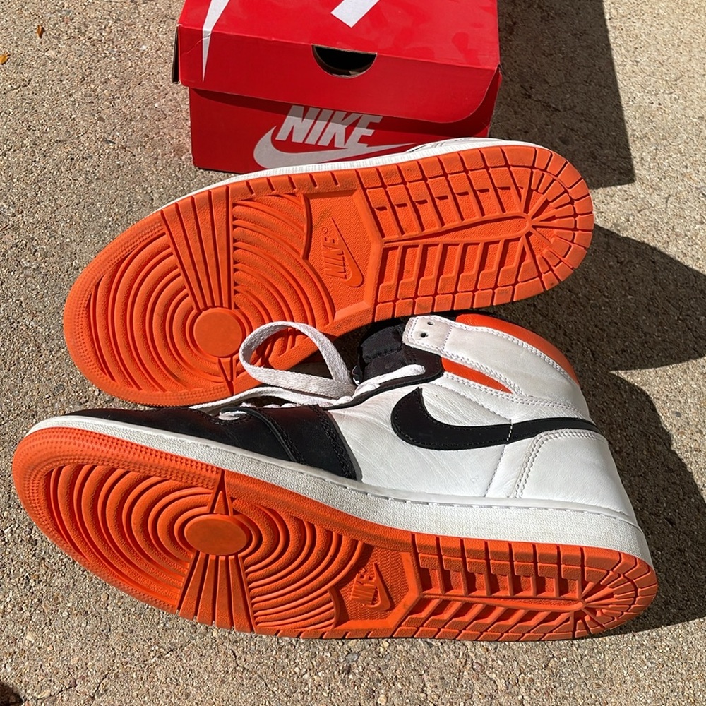 Jordan 1 Retro High Electro Shoes - Picture 9 of 9